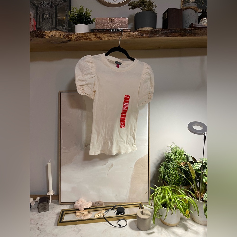 NWT Vince Camuto Cream Puff Sleeve Tee Color Bone